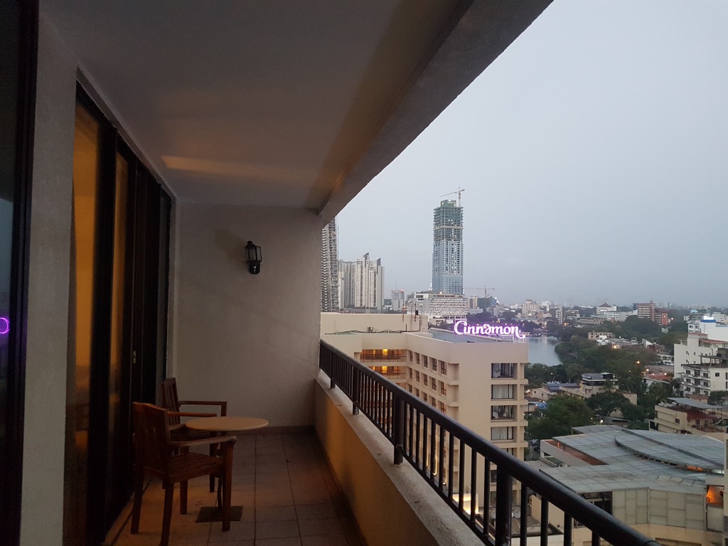 balcony